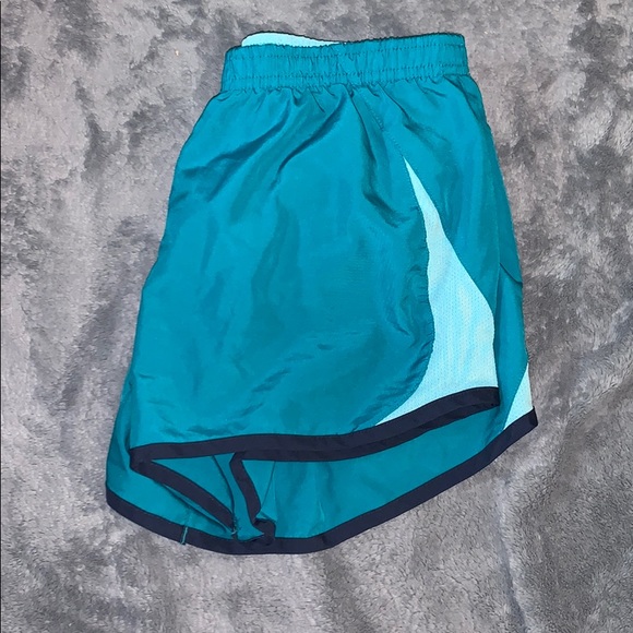 Nike Running Shorts - Picture 2 of 2